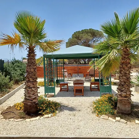 Turtle Island Bed & Breakfast 3*