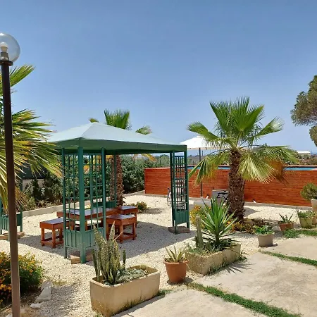 Turtle Island Bed & Breakfast 3*